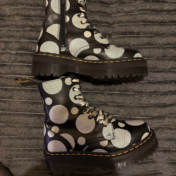 Women's Dr. Martens Jadon Black White Polka Dot Lace Up Boots US 8 UK6 EUC - Picture 2 of 7